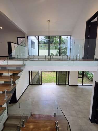 VENTA DE VIVIENDA EN EXCELENTE ESTADO EN LOMAS DE SAN ISIDRO, ZONA 16 - Imagen 4