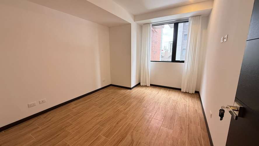 RENTA DE APARTAMENTO EN EDIFICIO ESSENZA, ZONA 13 - Imagen 8
