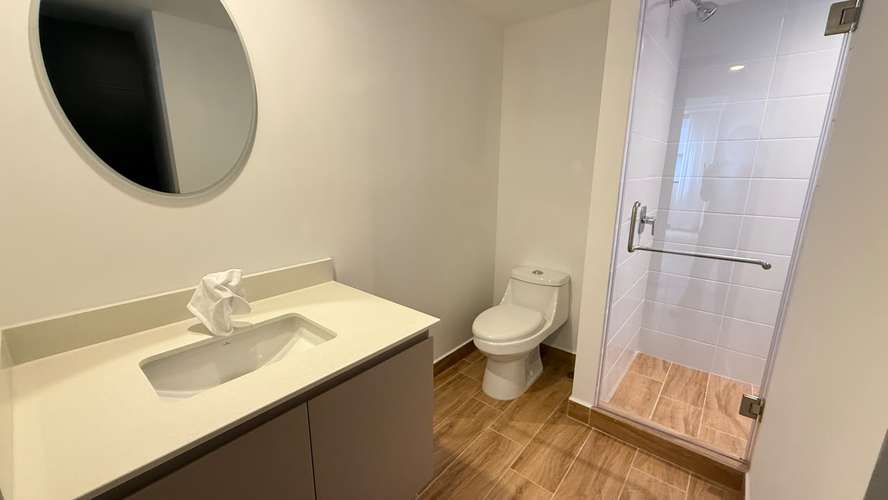RENTA DE APARTAMENTO EN EDIFICIO ESSENZA, ZONA 13 - Imagen 4