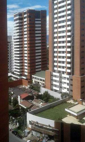 VENTA DE APARTAMENTO EN EDIFICIO LANTANA, ZONA 14