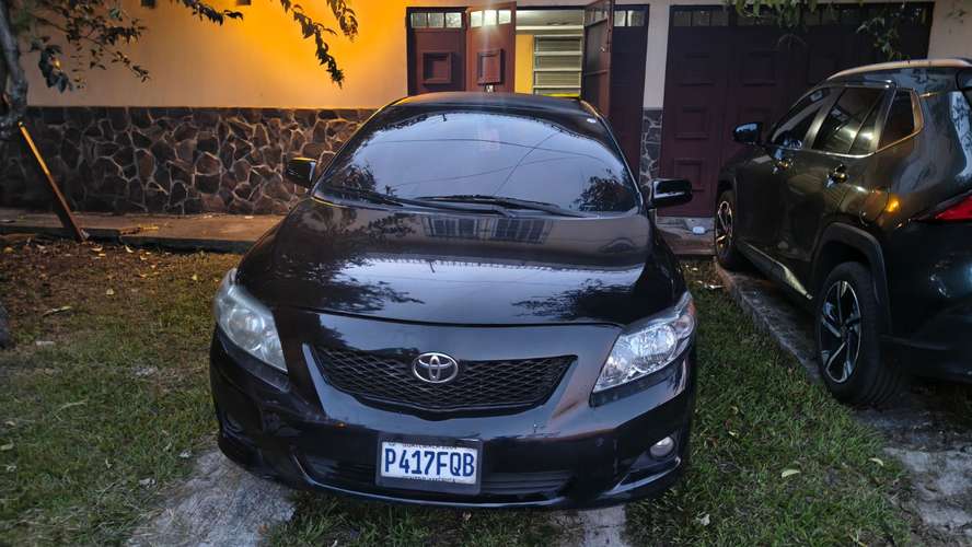 Toyota Corolla LE 2009
