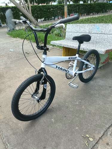 VENDO BICICLETA BMX #20 PARA TRUCOS LLANTAS NUEVAS FRENOS FUNCIONANDO GANGA. - Imagen 4