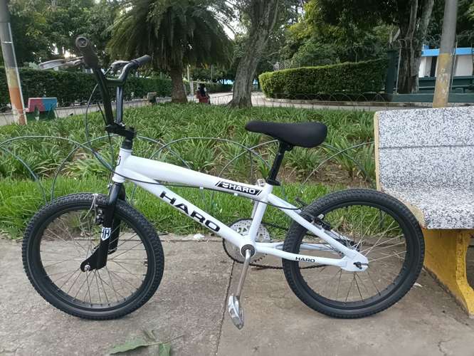 VENDO BICICLETA BMX #20 PARA TRUCOS LLANTAS NUEVAS FRENOS FUNCIONANDO GANGA. - Imagen 2