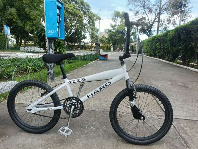 VENDO BICICLETA BMX #20 PARA TRUCOS LLANTAS NUEVAS FRENOS FUNCIONANDO GANGA. - Imagen 6
