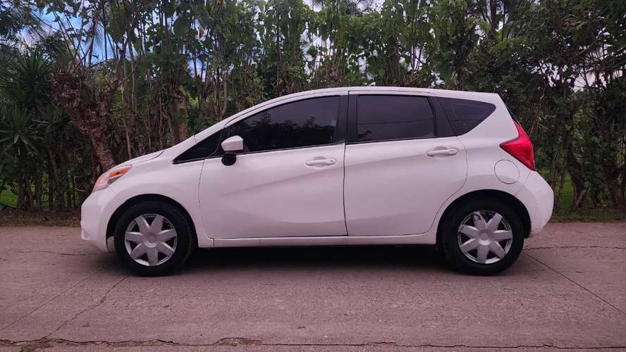 Nissan Versa note sv 2015