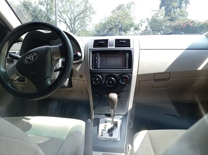 Toyota Corolla LE 2010 AUTOMÁTICO  - Imagen 3