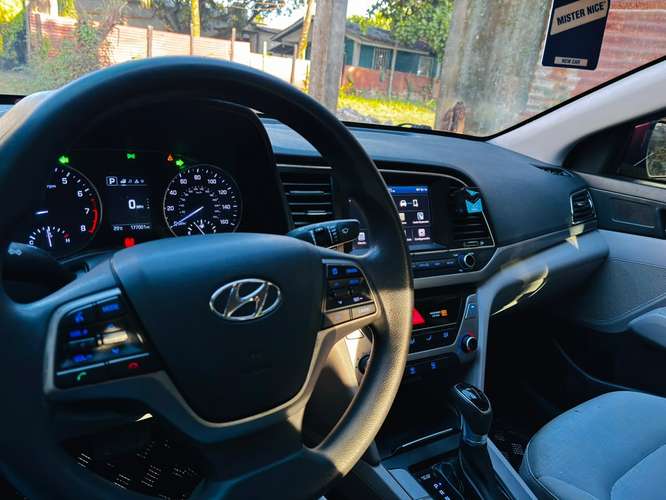 Hyundai Elantra SEL 2018