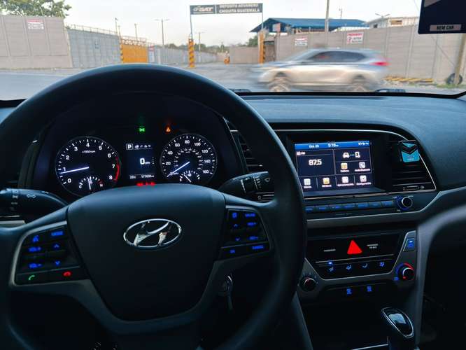Hyundai Elantra SEL 2018
