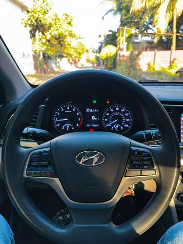 Hyundai Elantra SEL 2018