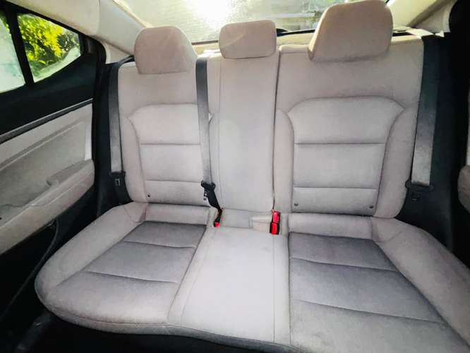 Hyundai Elantra SEL 2018