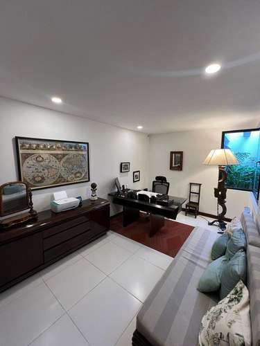 CASA CON PISCINA EN VENTA EN ZONA EXCLUSIVA VISTA HERMOSA 1 ZONA 15 - Imagen 5