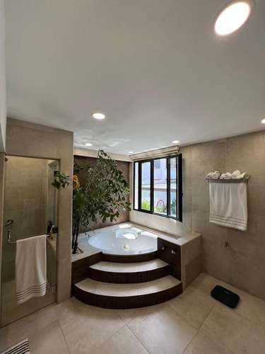 CASA CON PISCINA EN VENTA EN ZONA EXCLUSIVA VISTA HERMOSA 1 ZONA 15 - Imagen 11