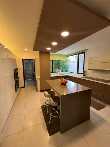 CASA CON PISCINA EN VENTA EN ZONA EXCLUSIVA VISTA HERMOSA 1 ZONA 15 - Imagen 2