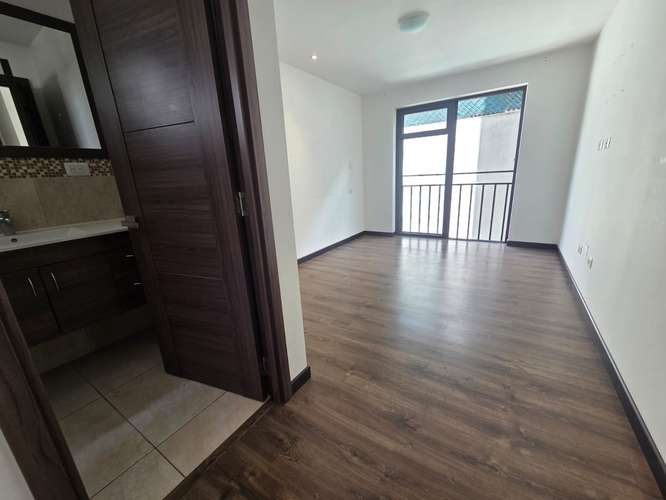 Venta de apartamento en zona 7 - Imagen 6