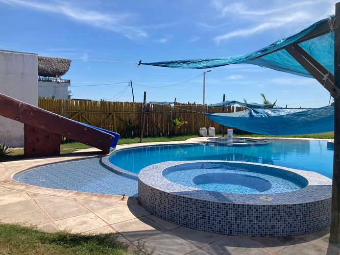 Hermoso chalet en venta frente a la playa de Monterrico con piscina y vista al mar - Imagen 13