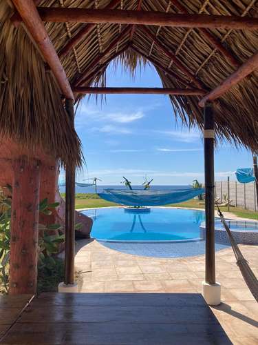 Hermoso chalet en venta frente a la playa de Monterrico con piscina y vista al mar - Imagen 4