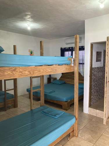 Espectacular chalet de 5 dormitorios frente al mar en Iztapa con piscina y jacuzzi - Imagen 10