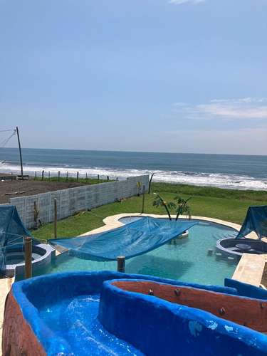 Espectacular chalet de 5 dormitorios frente al mar en Iztapa con piscina y jacuzzi - Imagen 4