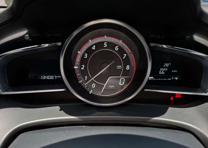 MAZDA 3 TOURING 2015