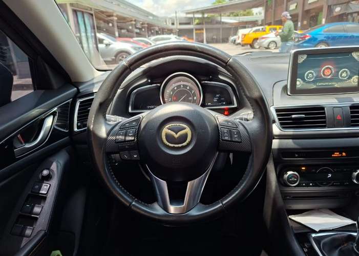 MAZDA 3 TOURING 2015