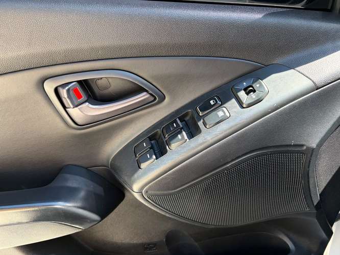 Hyundai Tucson de Agencia Modelo 2014 - Imagen 10