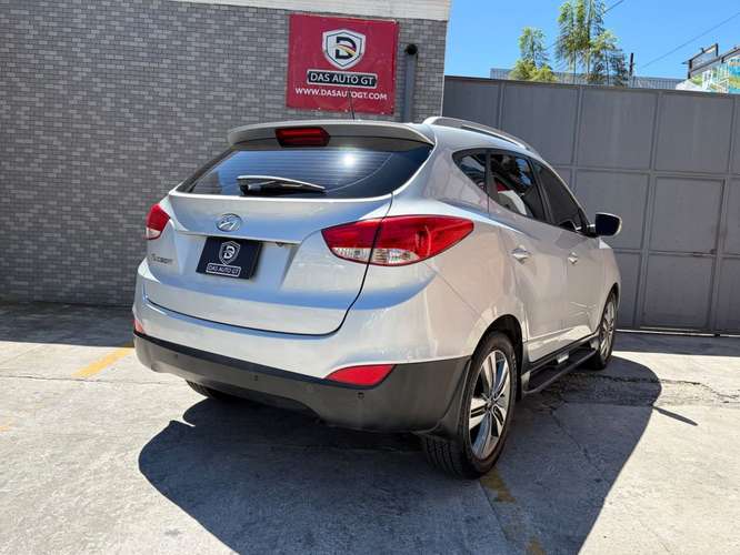 Hyundai Tucson de Agencia Modelo 2014 - Imagen 2