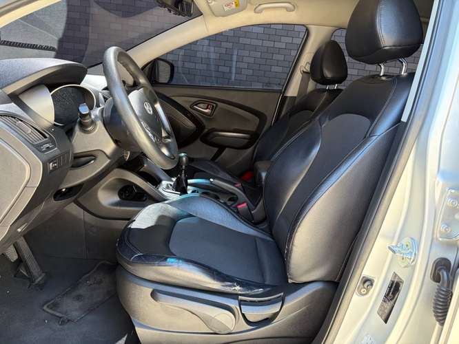 Hyundai Tucson de Agencia Modelo 2014 - Imagen 11