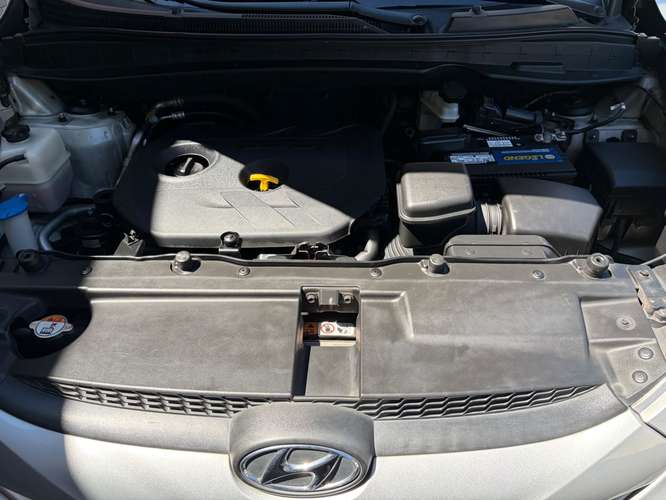 Hyundai Tucson de Agencia Modelo 2014 - Imagen 9