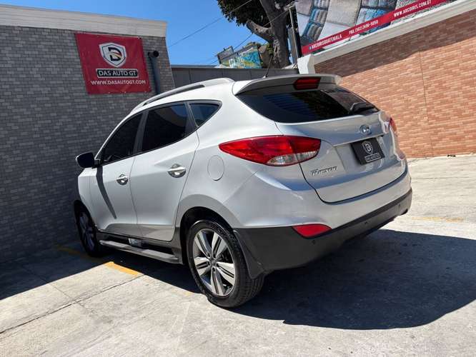 Hyundai Tucson de Agencia Modelo 2014 - Imagen 4