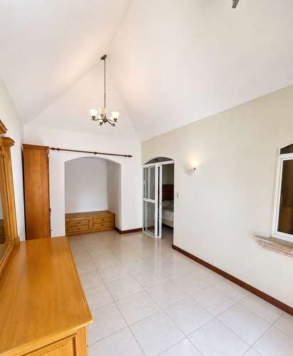 Vendo Casa Grande 5 Habitaciones Esquina Madeira Condado Naranjo