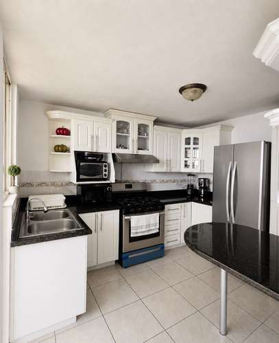 Vendo Casa Grande 5 Habitaciones Esquina Madeira Condado Naranjo