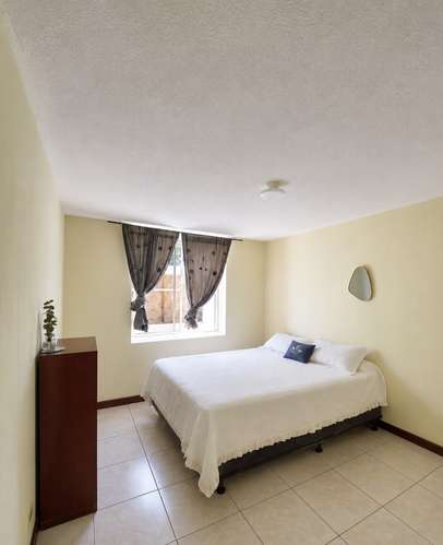 Vendo Casa Grande 5 Habitaciones Esquina Madeira Condado Naranjo
