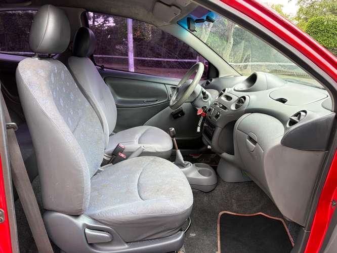 Toyota Yaris de Agencia Modelo 2003