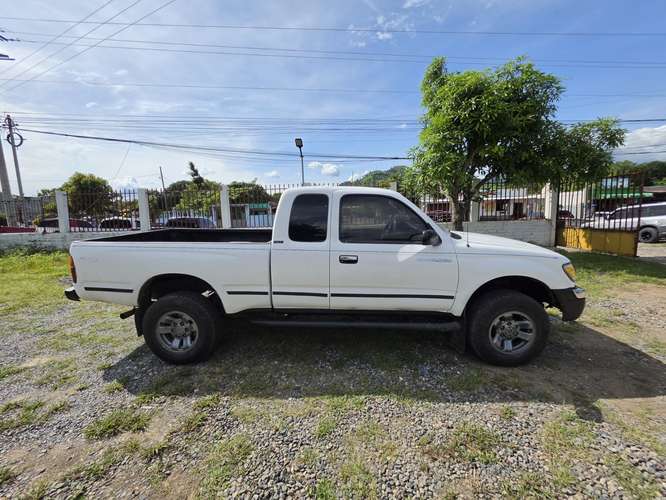 Toyota Tacoma 99 4x4 /// 4 cilindros 