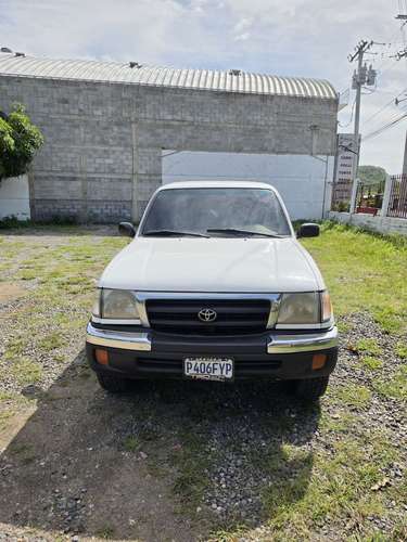 Toyota Tacoma 99 4x4 /// 4 cilindros 