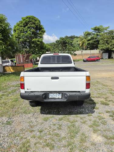 Toyota Tacoma 99 4x4 /// 4 cilindros 