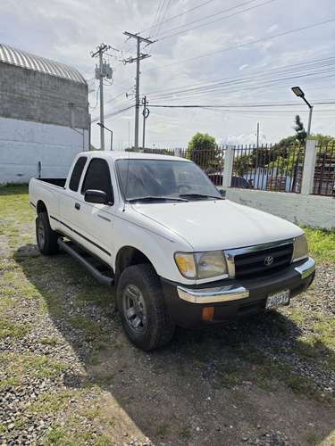 Toyota Tacoma 99 4x4 /// 4 cilindros 