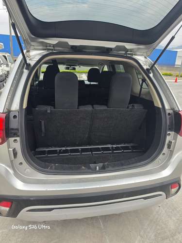 Vendo Linda Mitsubishi Outlander ES modelo 2020 4x2 