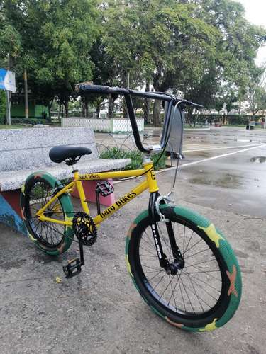 VENDO BICICLETA BMX #20 LLANTAS NUEVAS CAMUFLAJEADAS 20X2.40 FRENOS FUNCIONANDO GANGA. - Imagen 5