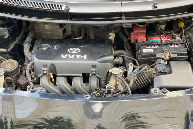 TOYOTA YARIS 4 PUERTAS, 1 DUEÑO. BOLSAS COMPLETAS, BIEN CUIDADO 