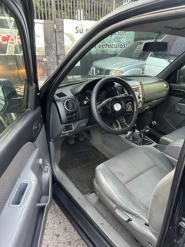Mazda Bt50 2011 de Agencia Mecanico 4x4 Turbo Diesel un Dueño bien cuidado listo para Trabajar