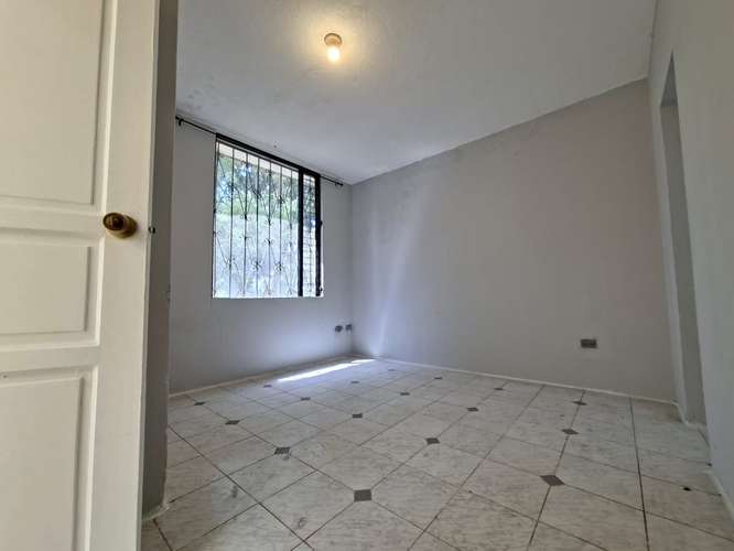 CASA CON BUENA UBICACIÓN CERCA DE LOS COLEGIOS LICEO JAVIER Y MONTE MARÍA - Imagen 8