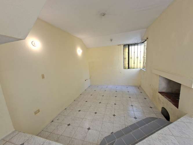 CASA CON BUENA UBICACIÓN CERCA DE LOS COLEGIOS LICEO JAVIER Y MONTE MARÍA - Imagen 11