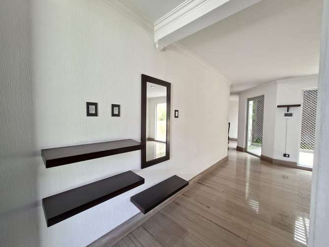 VENTA DE CASA EXCLUSIVA EN CONDOMINIO SOBRE BOULEVARD SAN CRISTOBAL - Imagen 3