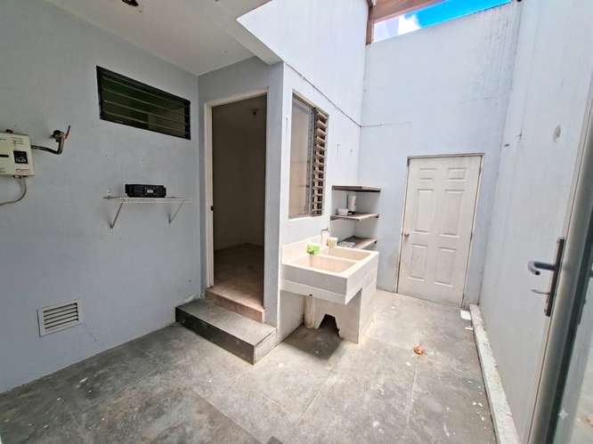 VENTA DE CASA EXCLUSIVA EN CONDOMINIO SOBRE BOULEVARD SAN CRISTOBAL - Imagen 6