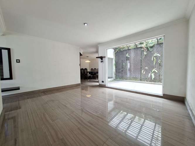 VENTA DE CASA EXCLUSIVA EN CONDOMINIO SOBRE BOULEVARD SAN CRISTOBAL - Imagen 4