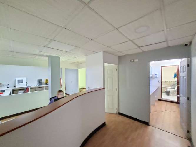 SE VENDE EDIFICIO EN ZONA 10 CERCA DE PROCERES - Imagen 8