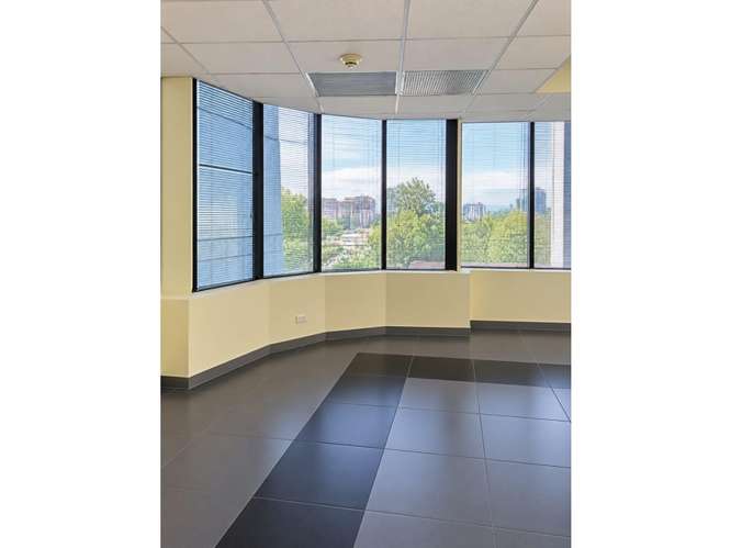  OFICINA REMODELADA EN VENTA –  6 AMBIENTES | EUROPLAZA | ZONA 14 - Imagen 3