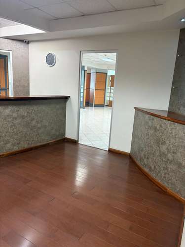 MODERNA OFICINA EN VENTA ZONA 14, EUROPLAZA - Imagen 6
