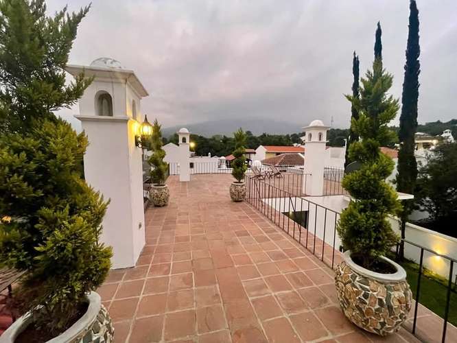 ESPECTACULAR CASA COLONIAL EN VENTA, ANTIGUA GUATEMALA - Imagen 2